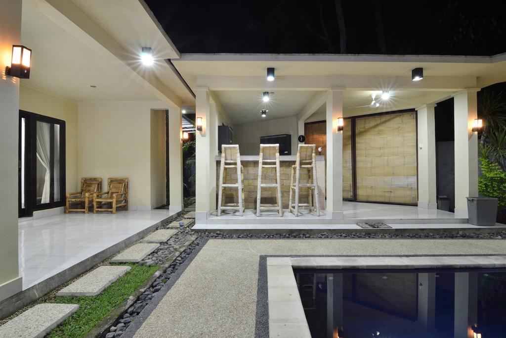 Santai Villa Kuta  Zimmer foto