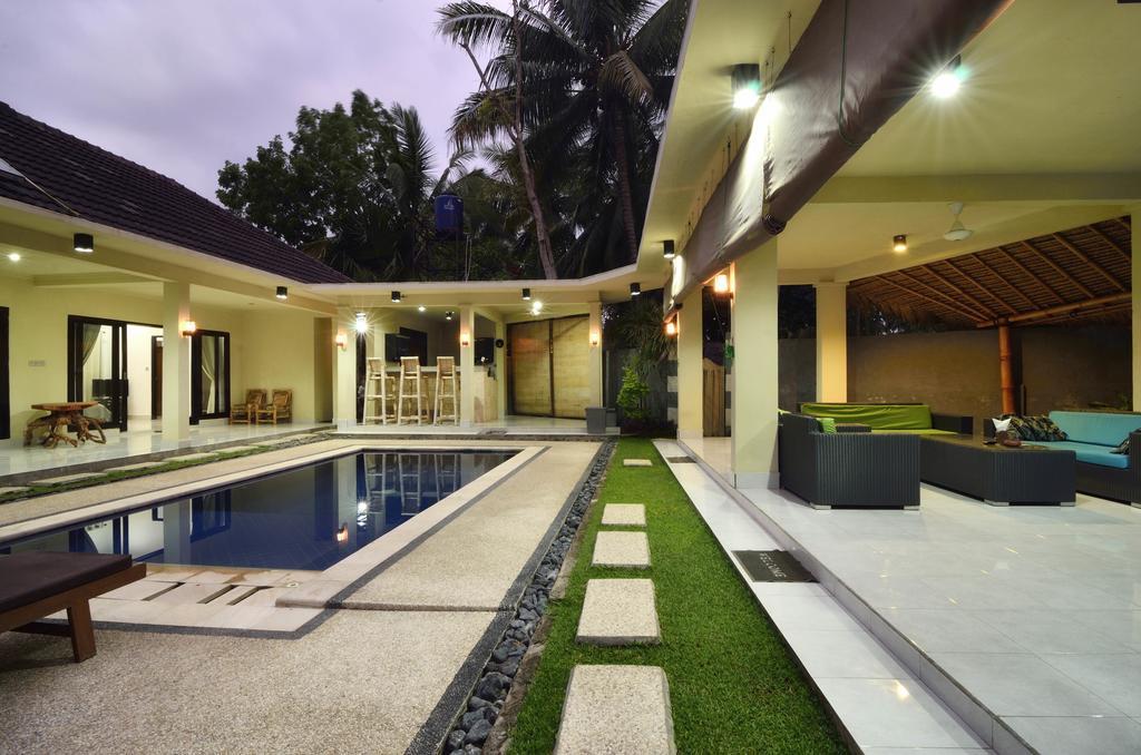 Santai Villa Kuta  Zimmer foto
