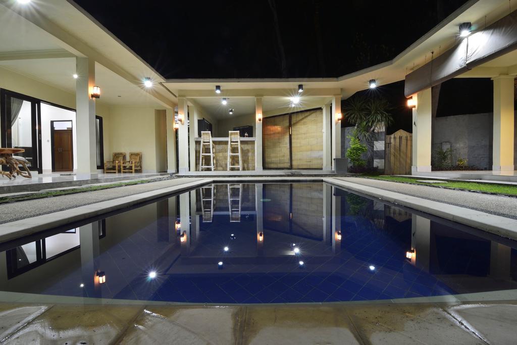 Santai Villa Kuta  Zimmer foto